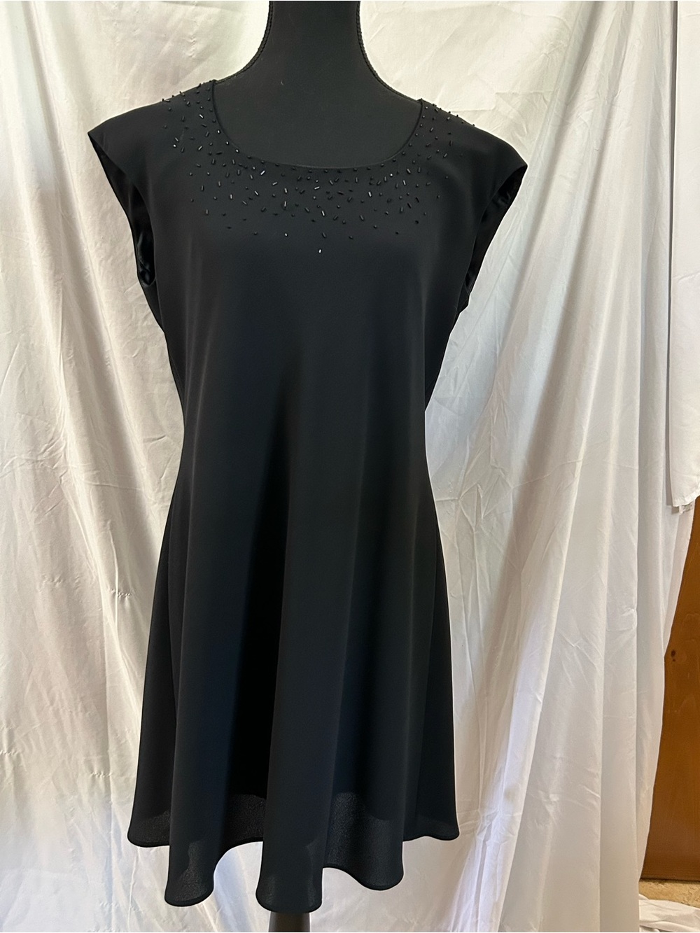 Jones Wear Black Beaded Cap Sleeve Tunic